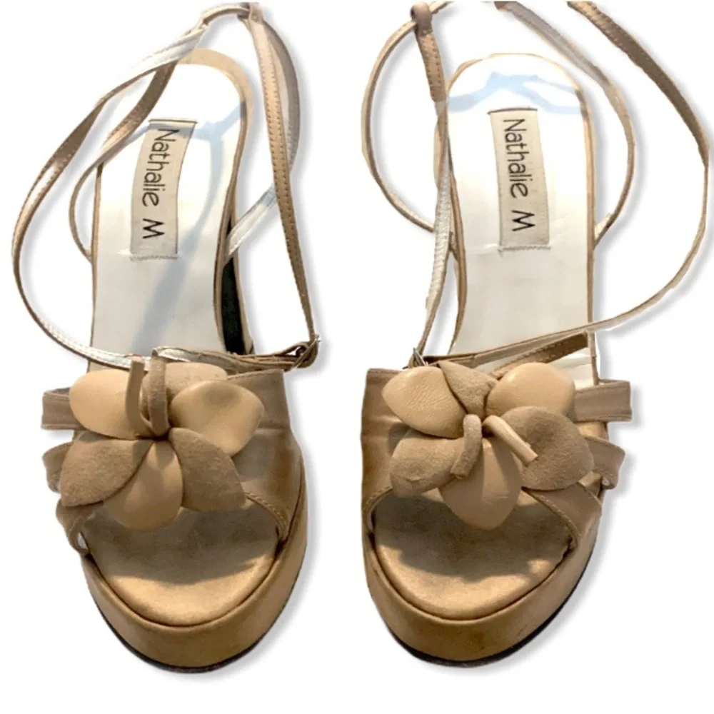 Y2K Nathalie M by Charles David Leather Suede Cut Out 3D Floral Heels Beige 6